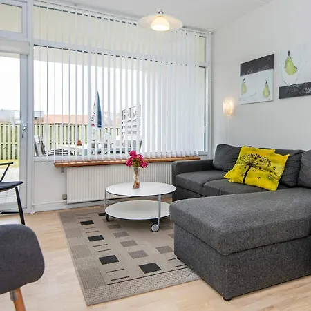 Xcviii Appartement *